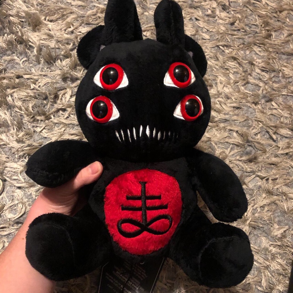 🚫SOLD🚫New don’t care Killstar kreeptures plush - Picture 3 of 4